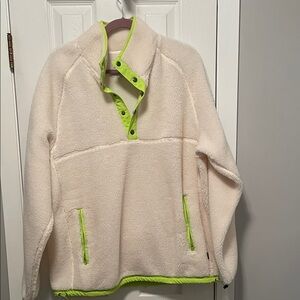 Women’s size large pullover from American Eagle great condition zip up pockets